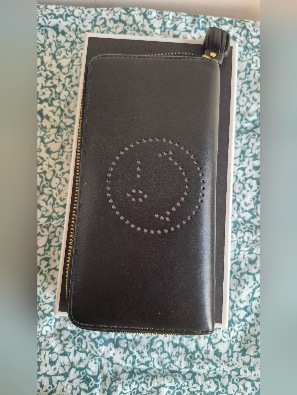 ★Anya Hindmarch Leather Smile Wallet